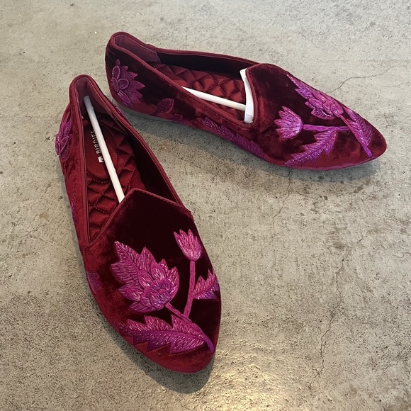 Birdies Shoes - Birdies NWT Heron Embroidered Flat in Crimson Velvet Embroidery